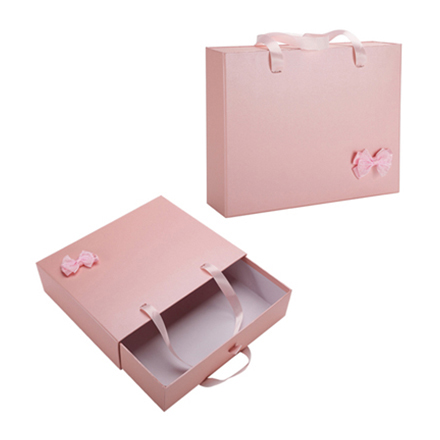 GMB010 Clothing Box